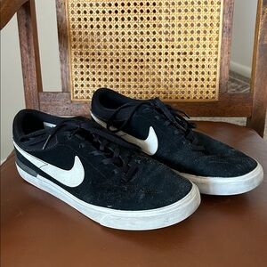 Nike SB Men's Sneakers Eric Koston model